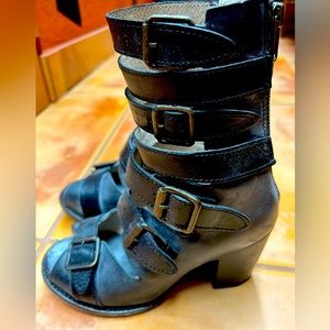 Freebird women’s sandals